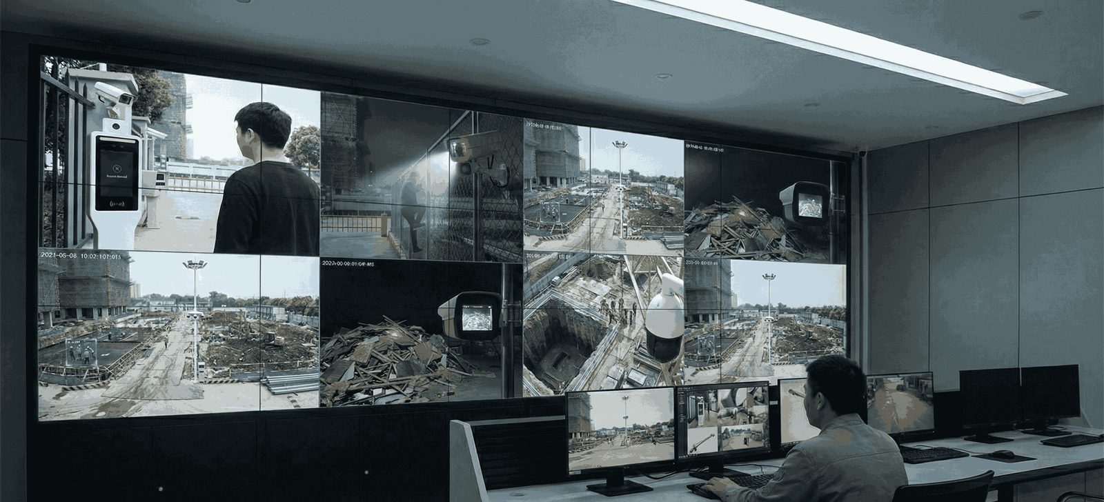 Muro de video y centro de mando de una obra en construcción